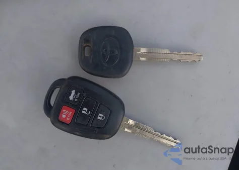 2014 Toyota Corolla Le z USA, uszkodzony, nr VIN 5YFBURHE0EP158966